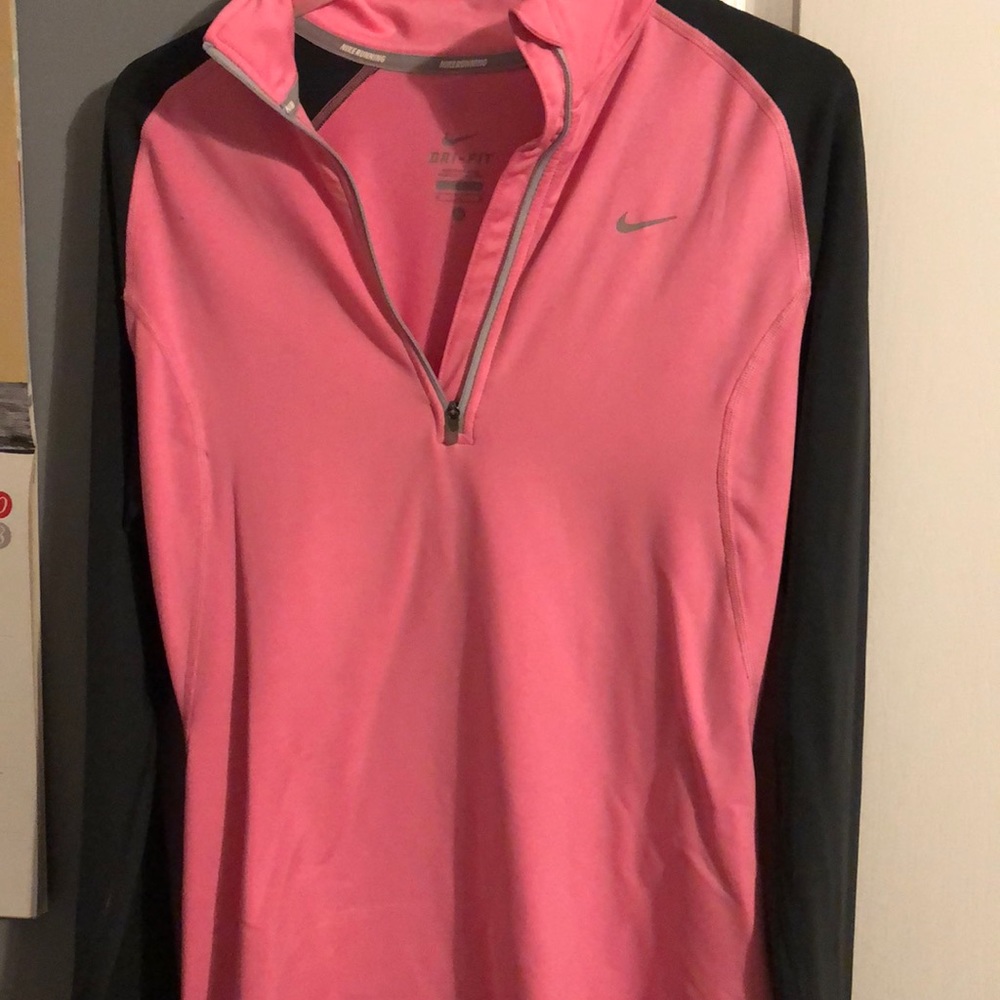 NWOT Nike 1/2 zip. Jacket/workout pull over